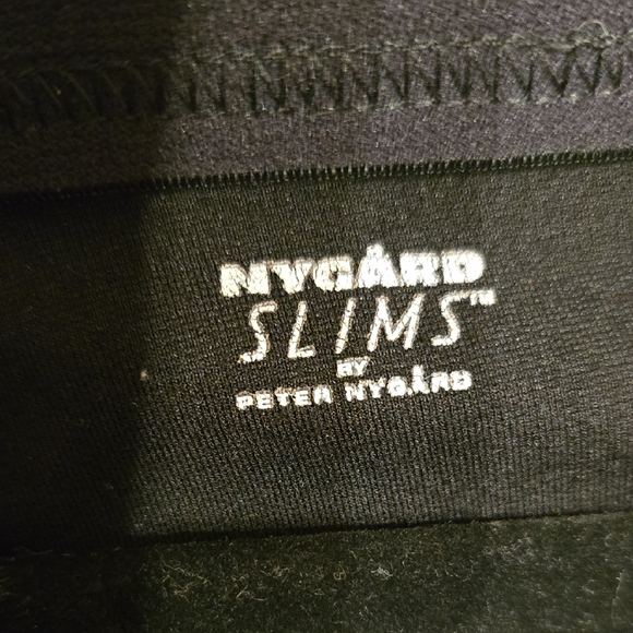 Peter Nygard Slims Elegant Black Women's Bermudas - Picture 2 of 13